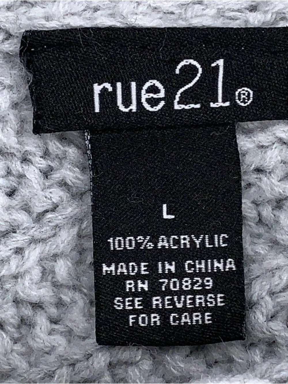 Large Rue 21 Light Grey Vneck Sweater Long Sleeve Knit Soft Comfortable